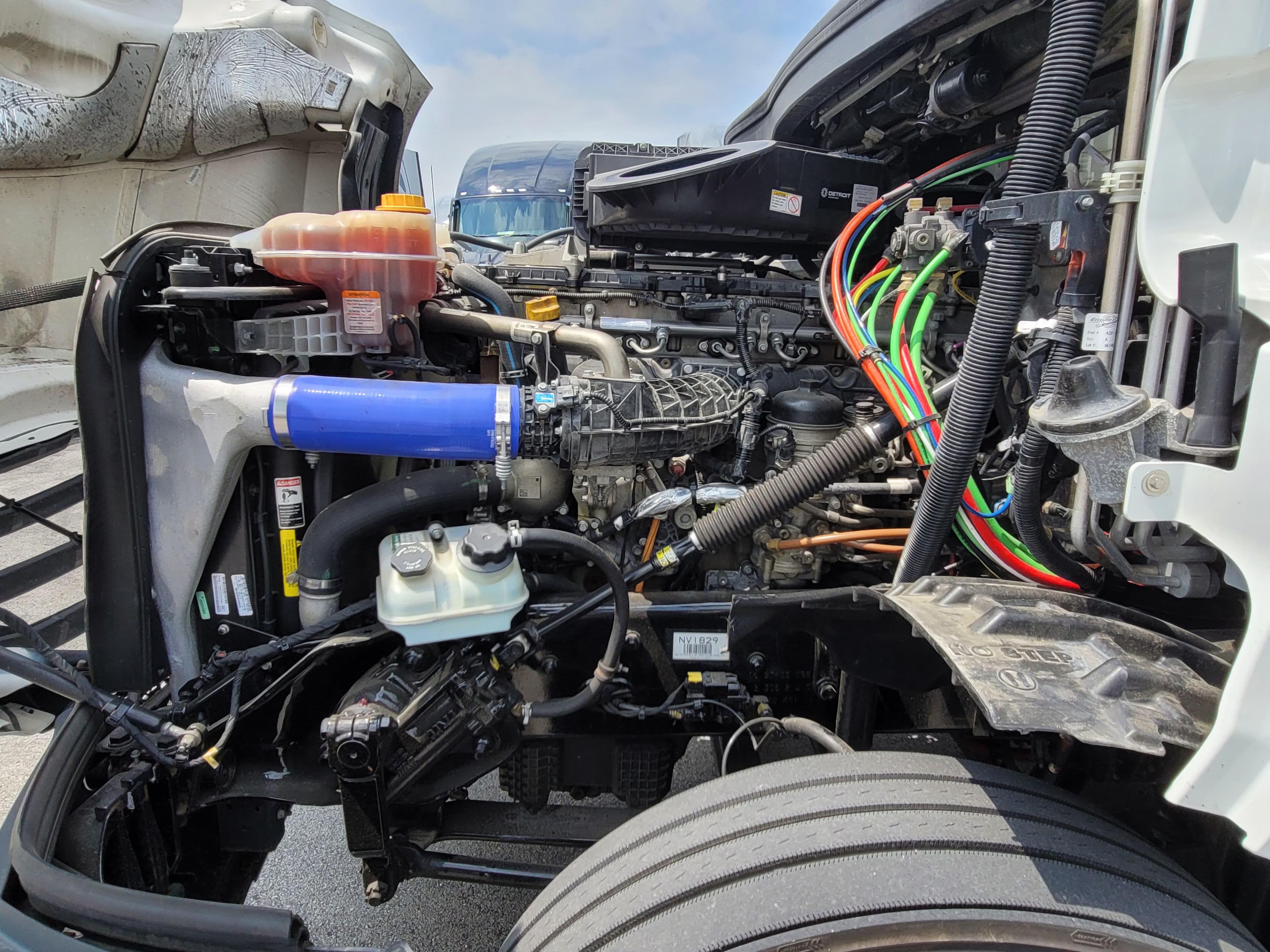 2023 Freightliner Cascadia 126 image 6