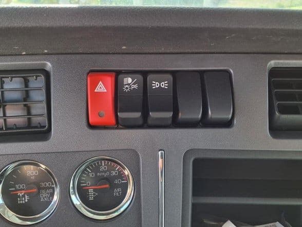 2026 Kenworth T880 image 19