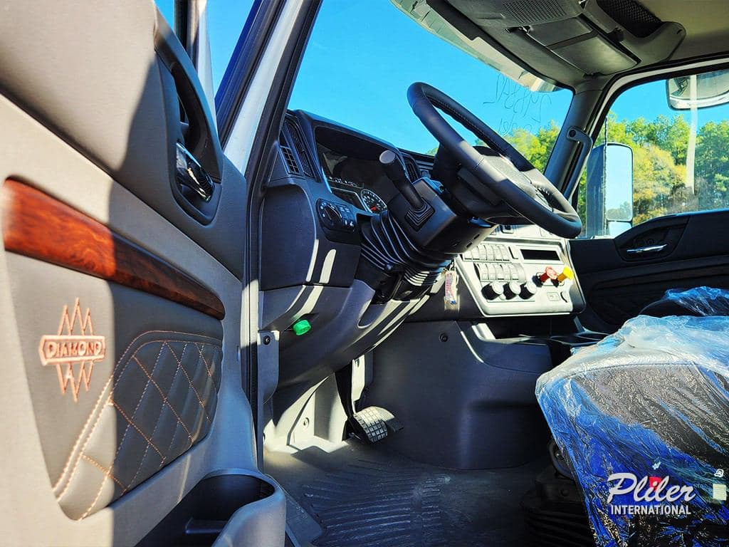 2025 INTERNATIONAL LT SN298842 image 10