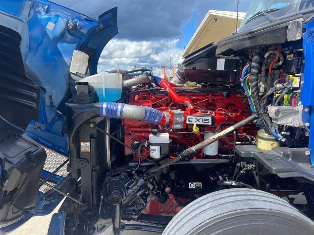 2021 Kenworth T680 image 10