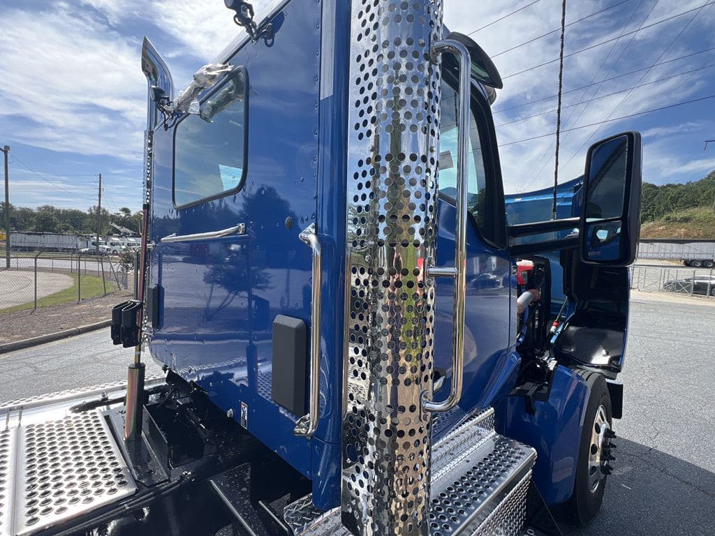 New 2026 KENWORTH W990 image 17