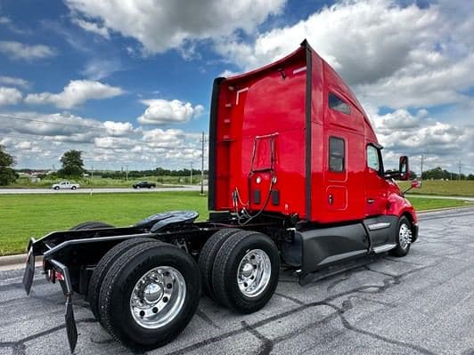 2021 Kenworth T680 image 4