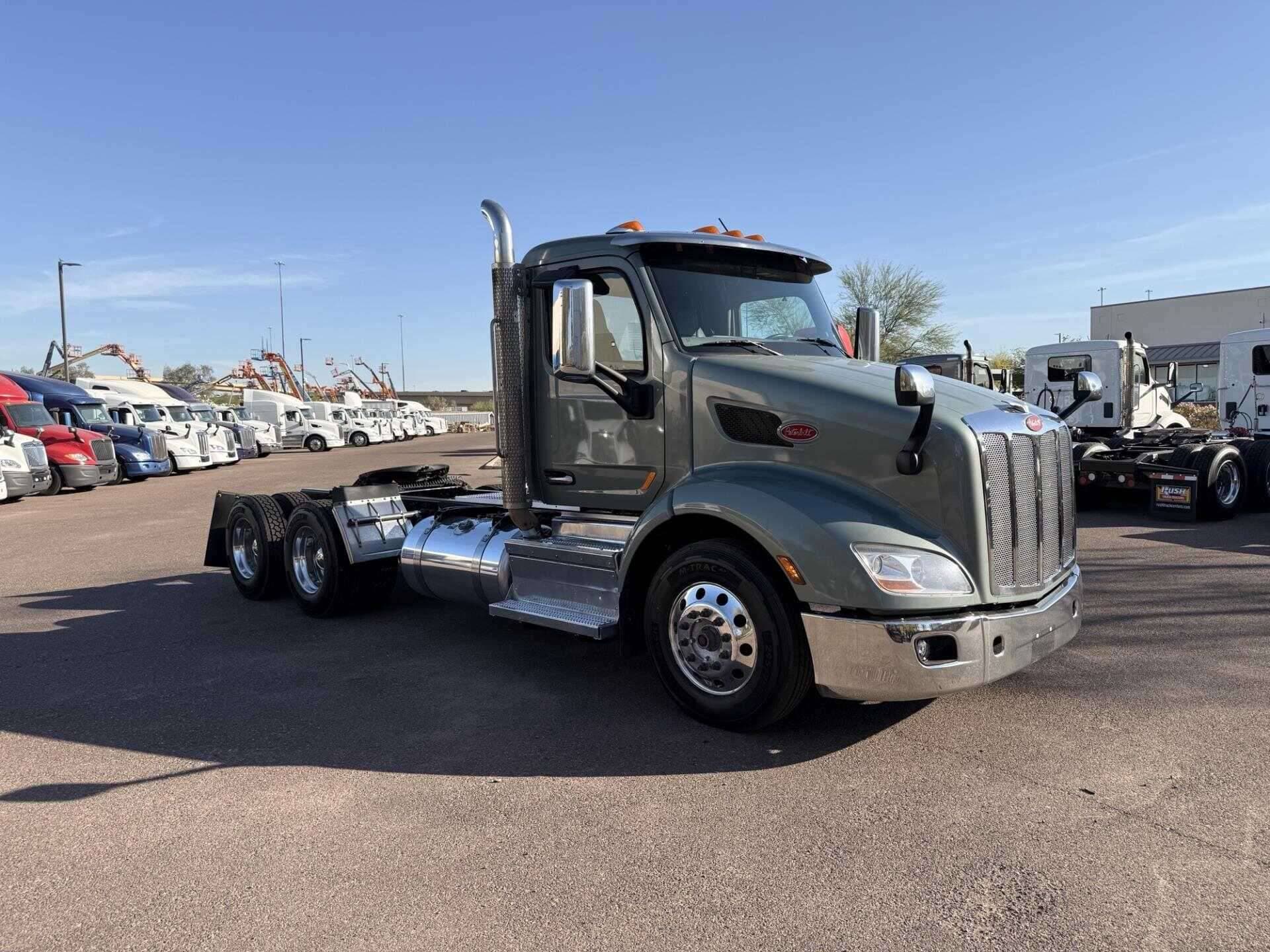 2021 Peterbilt 579 image 5