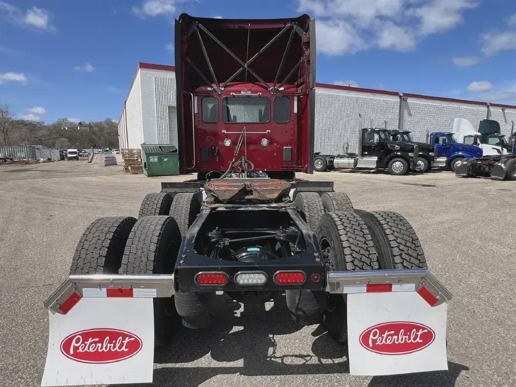 2022 Peterbilt 579 image 4