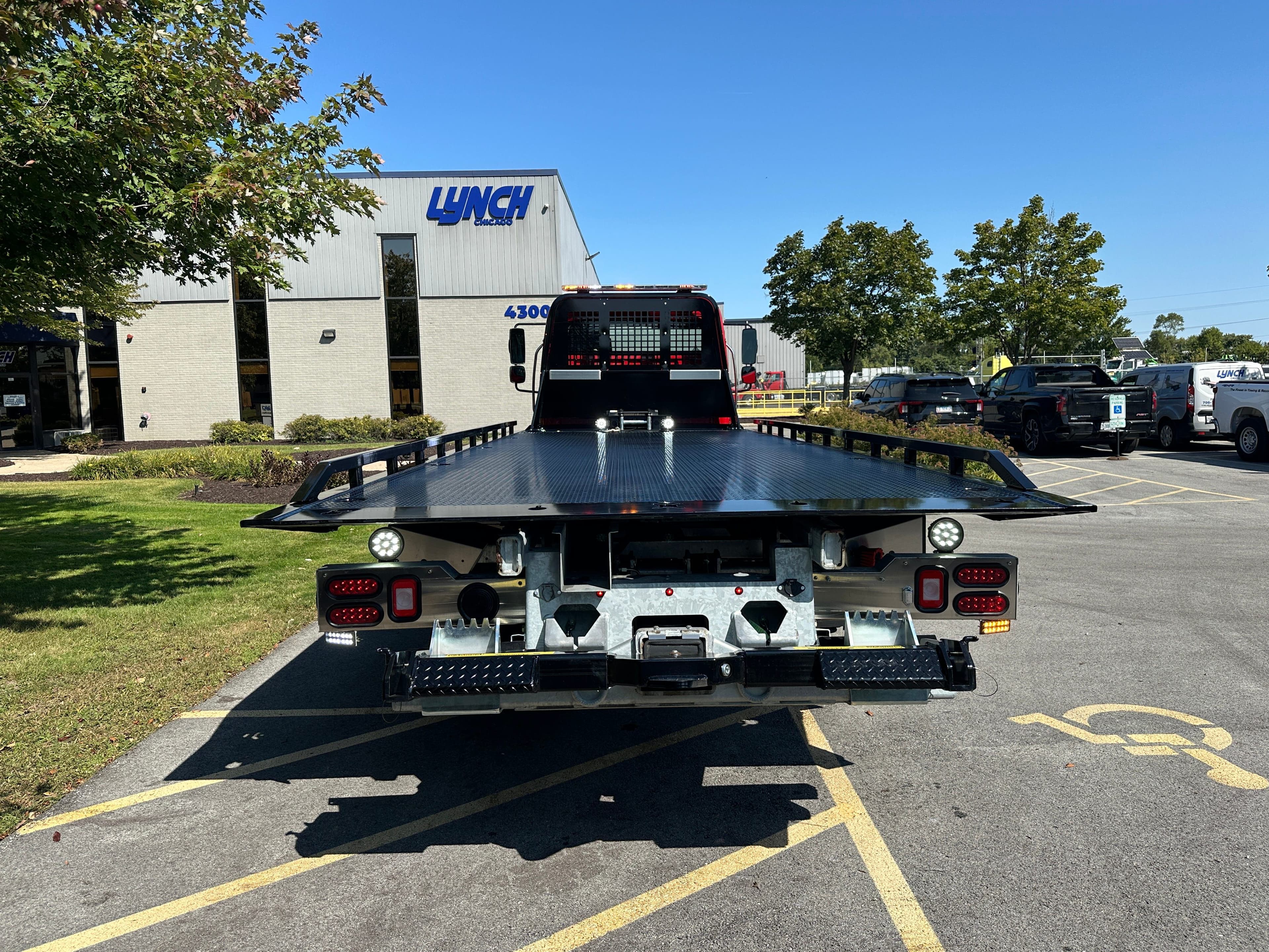 2025 Freightliner M2 106 Medium Duty WITH A CENTURY 24' STEEL CARRIER  (SK#: 6037C) image 4