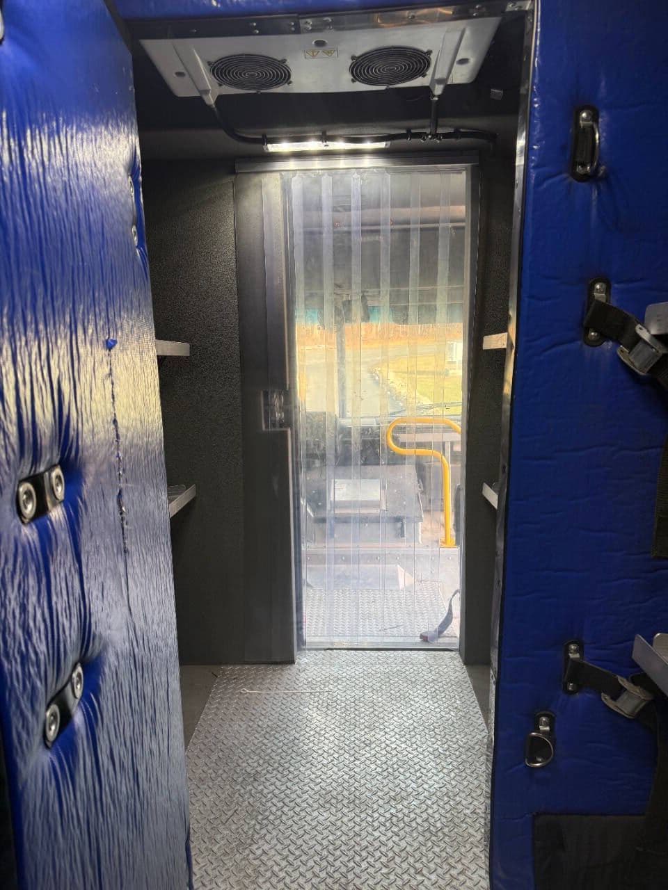 2018 Freightliner MT45 image 14