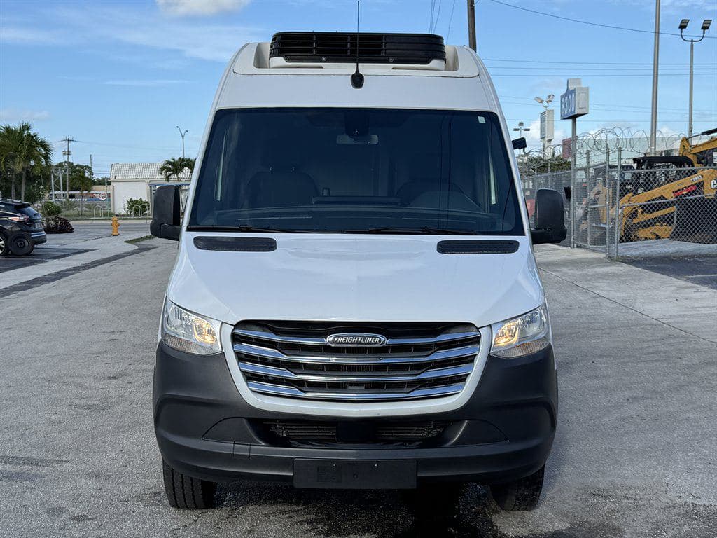 2019 Freightliner Sprinter 3500 image 2
