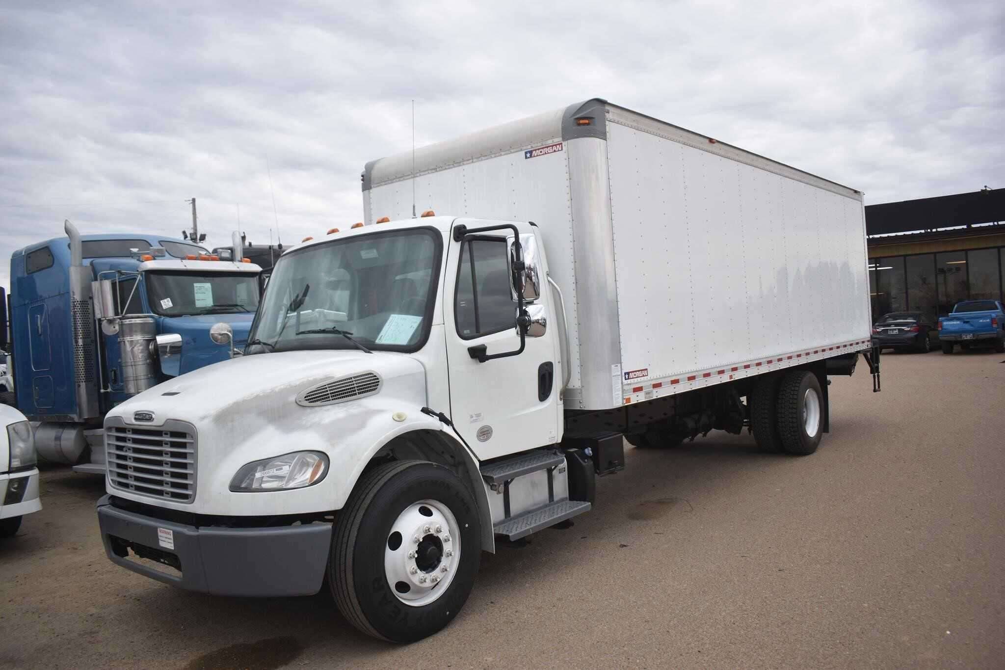 2020 Freightliner M2 image 1