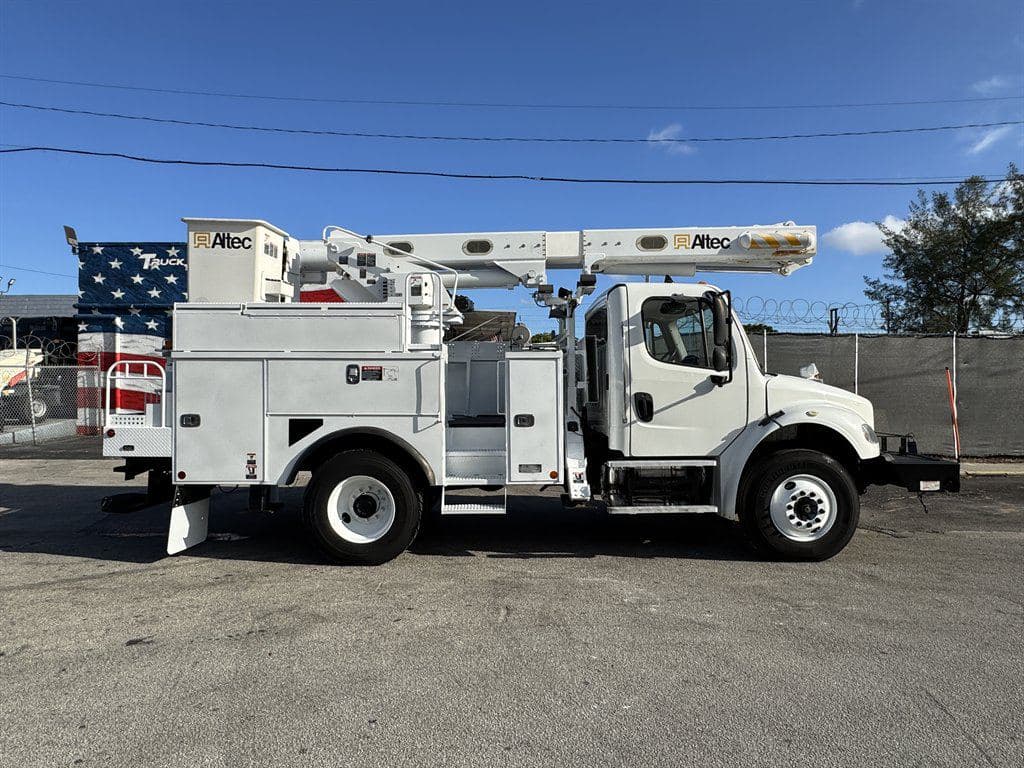 2015 Freightliner M2 106 image 14