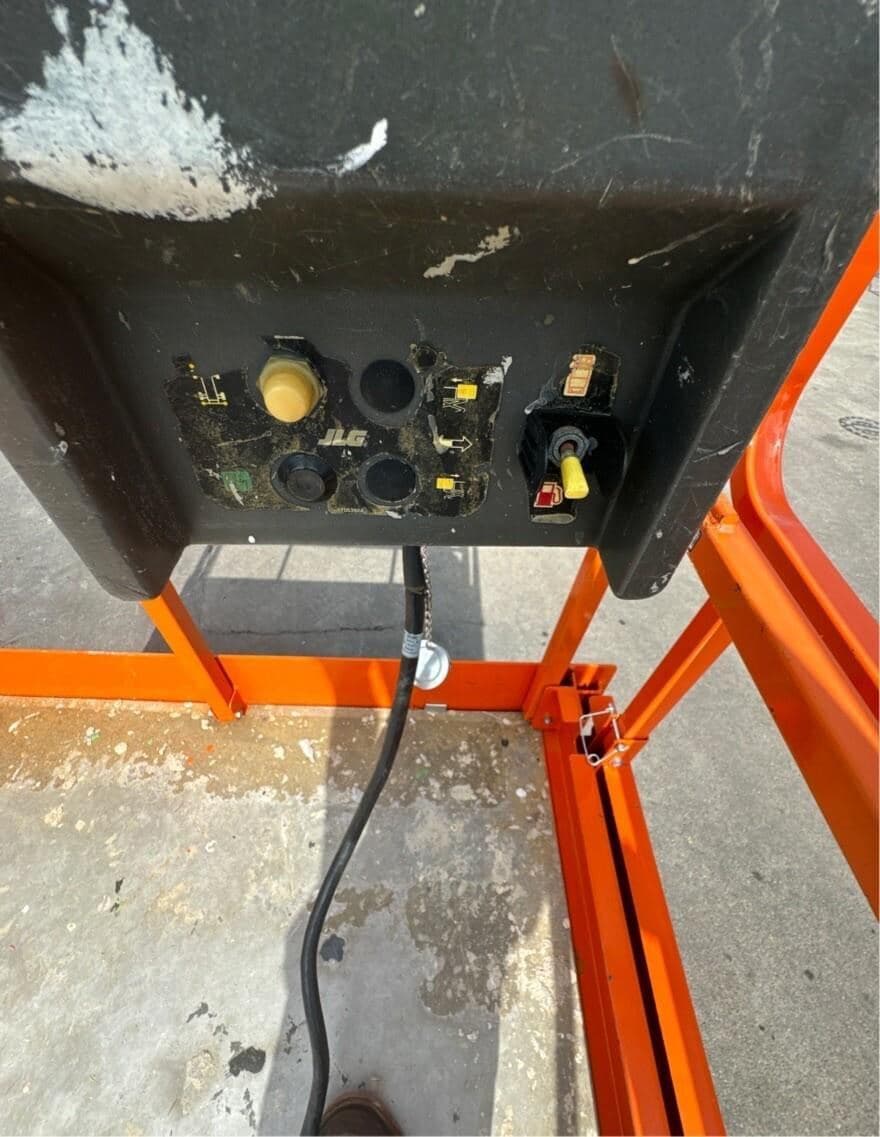 2011 JLG 4394RT PL03235 image 9