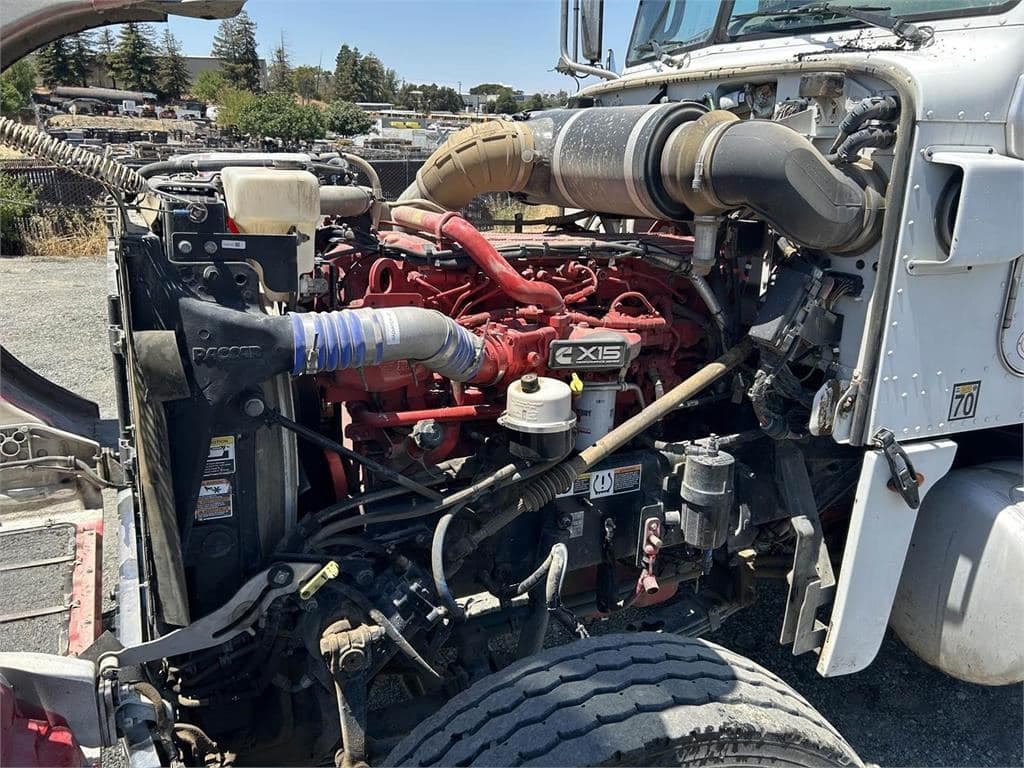2019 Peterbilt 367 image 9