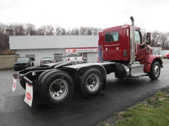 2020 Peterbilt 567 image 4