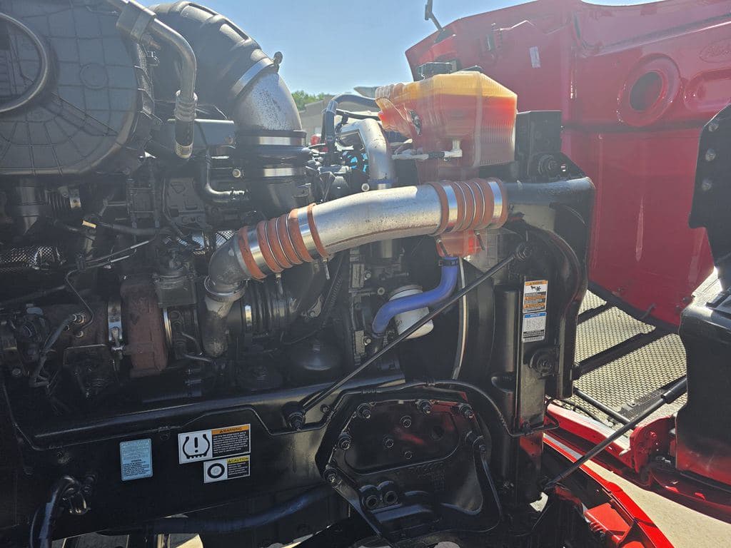Used 2022 PETERBILT 579 image 11