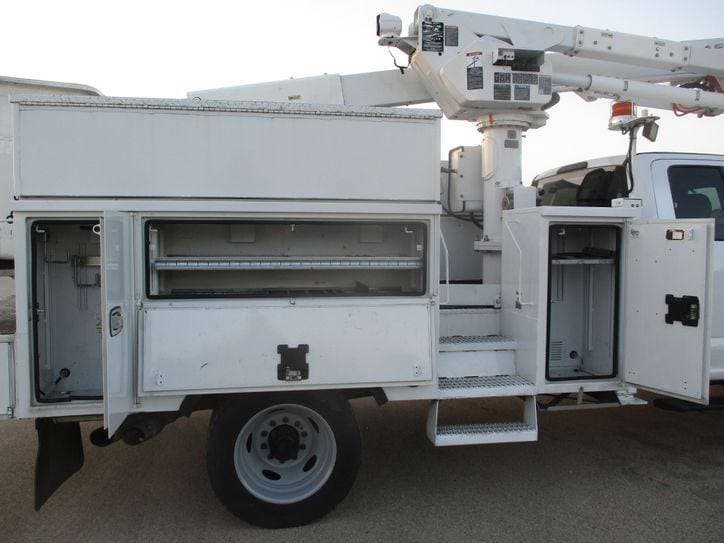 2018 Ford F550 SUPER CAB BUCKET TRUCK 4X4 image 26