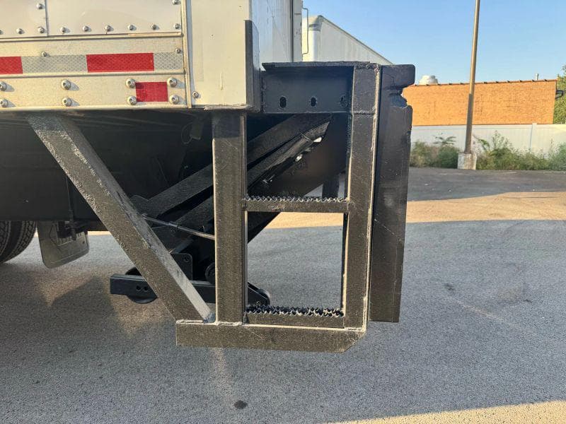 2019 Ford F-750 image 13