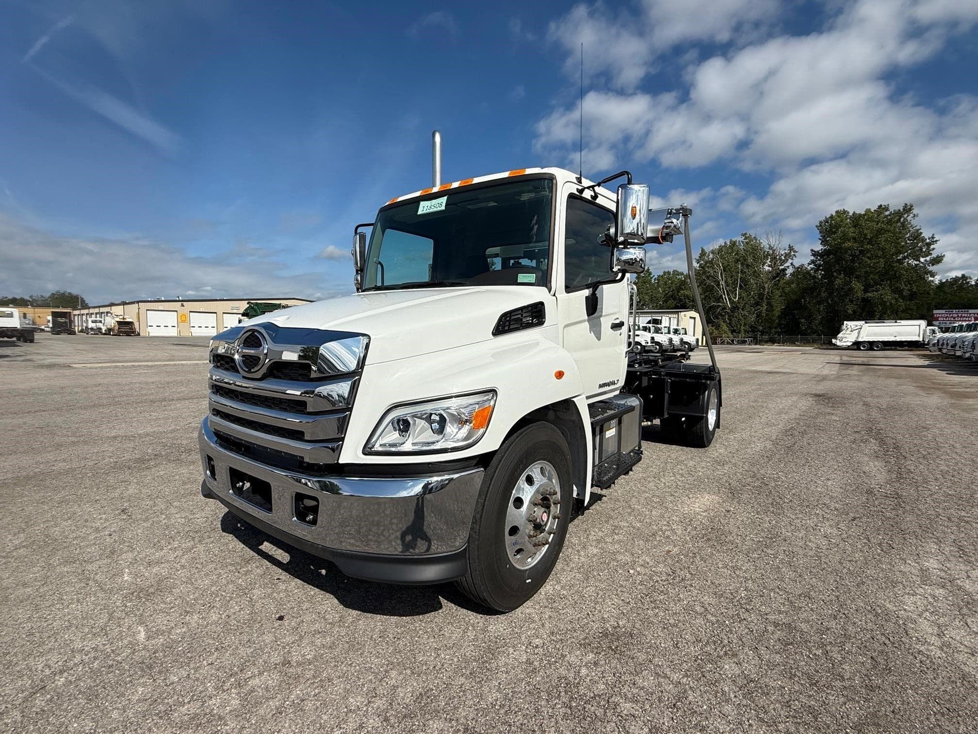 2025 HINO L7 118508 image 1