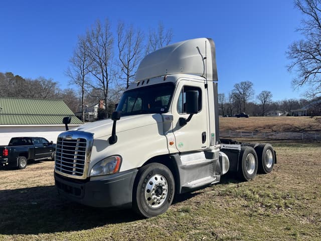 2017 Freightliner Cascadia 125