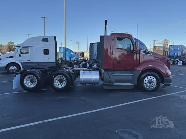 2021 Kenworth T680 image 4