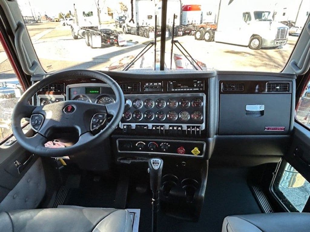 New 2027 KENWORTH W900L image 3