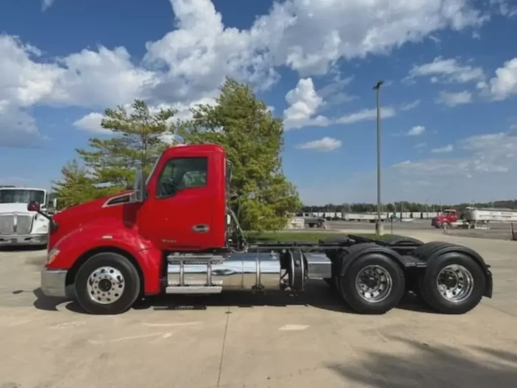 2022 Kenworth T680 image 5
