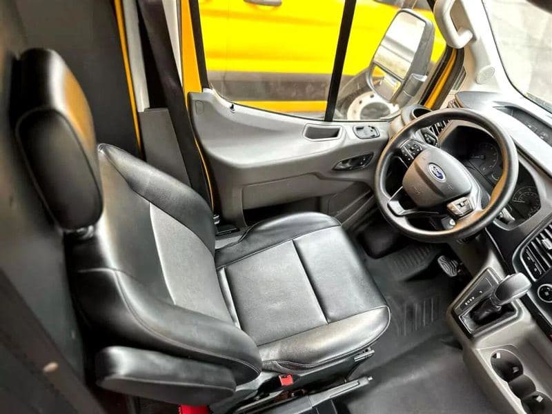 2020 Ford CF8000 image 17