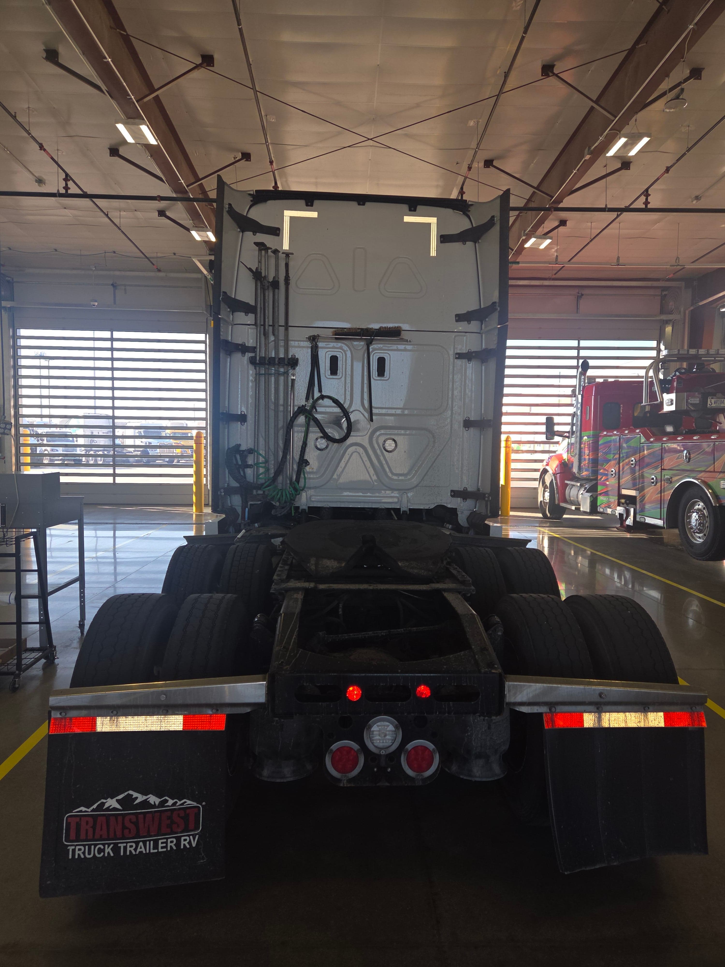 2021 Freightliner image 5