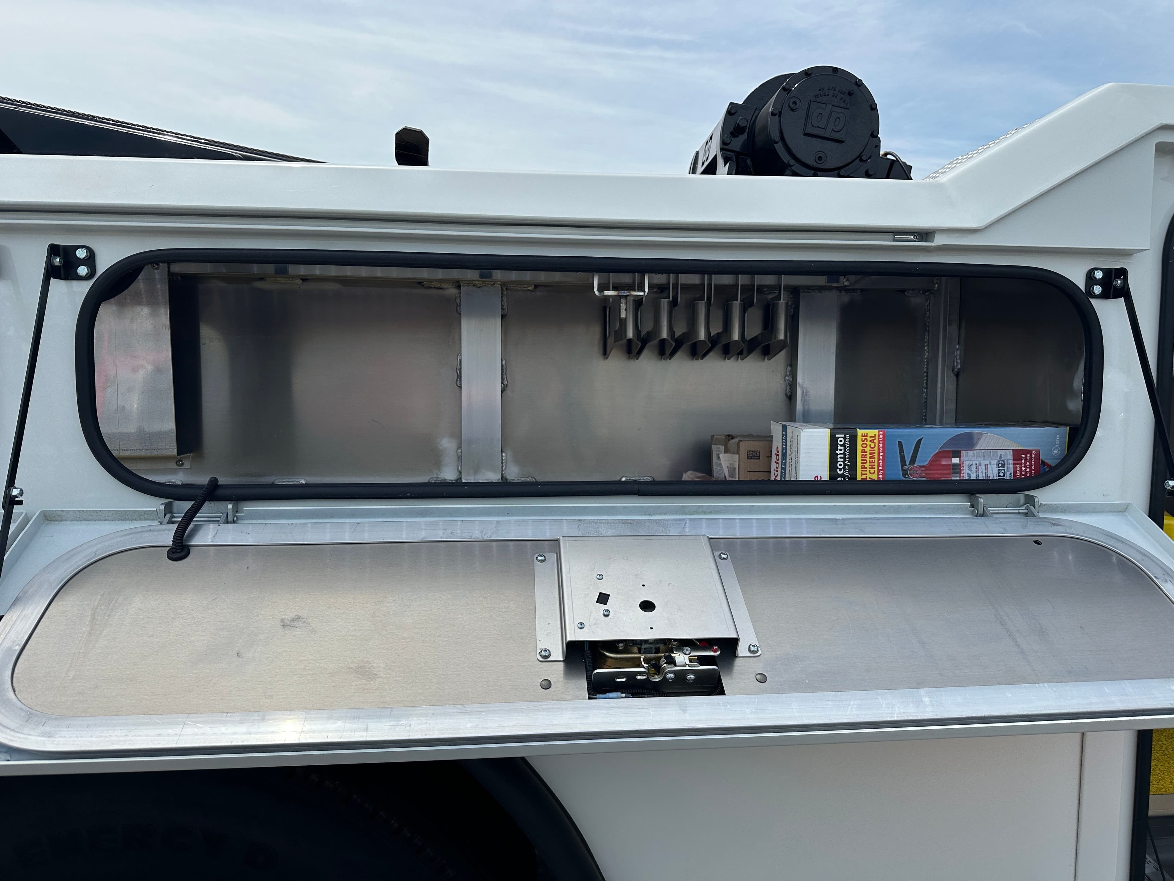 2025 Kenworth T880 with a Century 5130 image 21