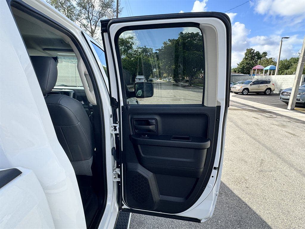 2020 Ram 1500 DS image 29