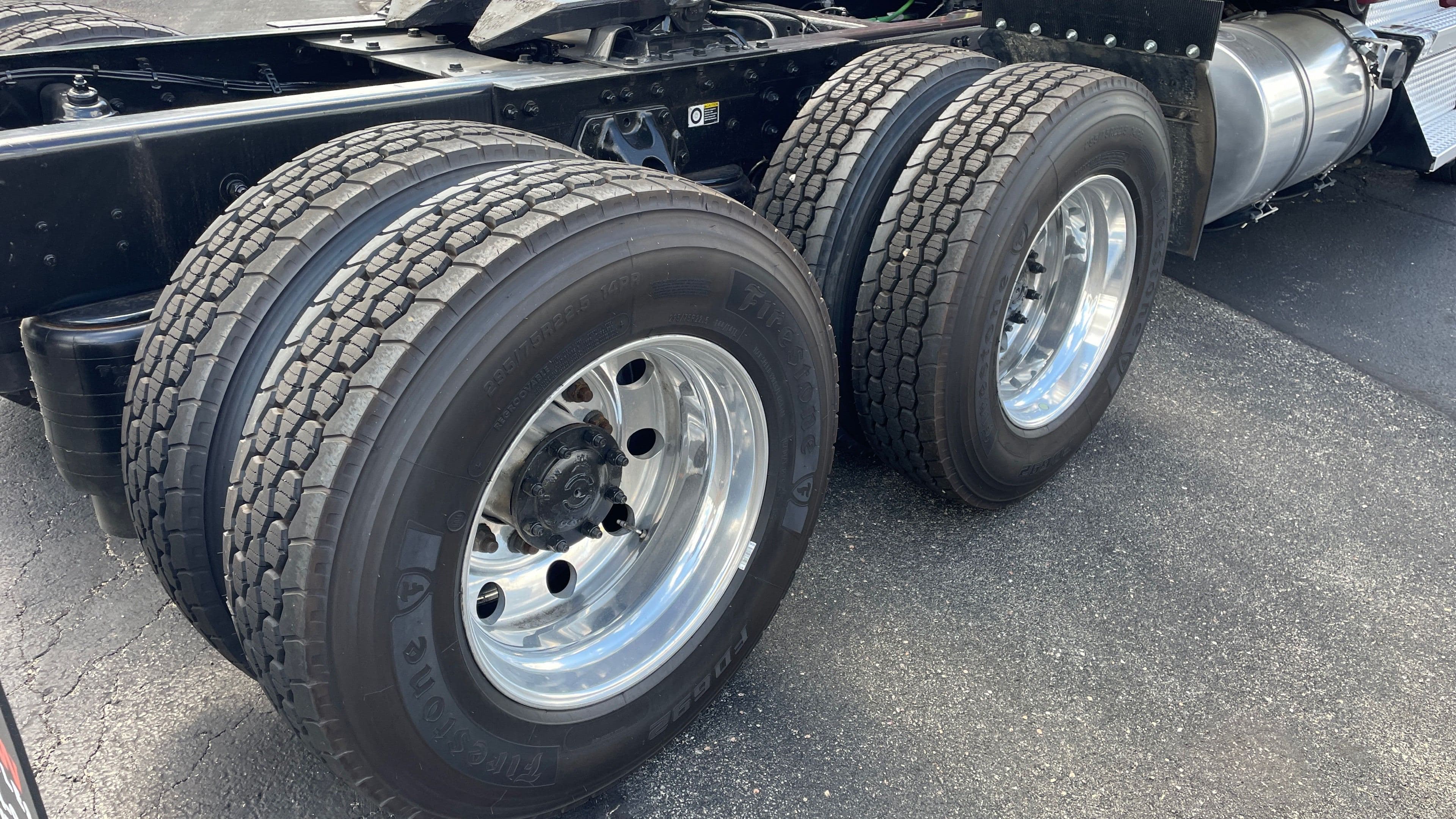 2021 Kenworth T680 image 7
