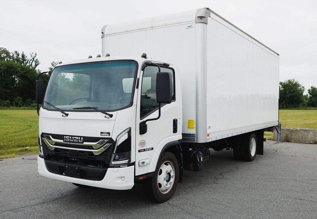 New 2025 ISUZU NRR image 1