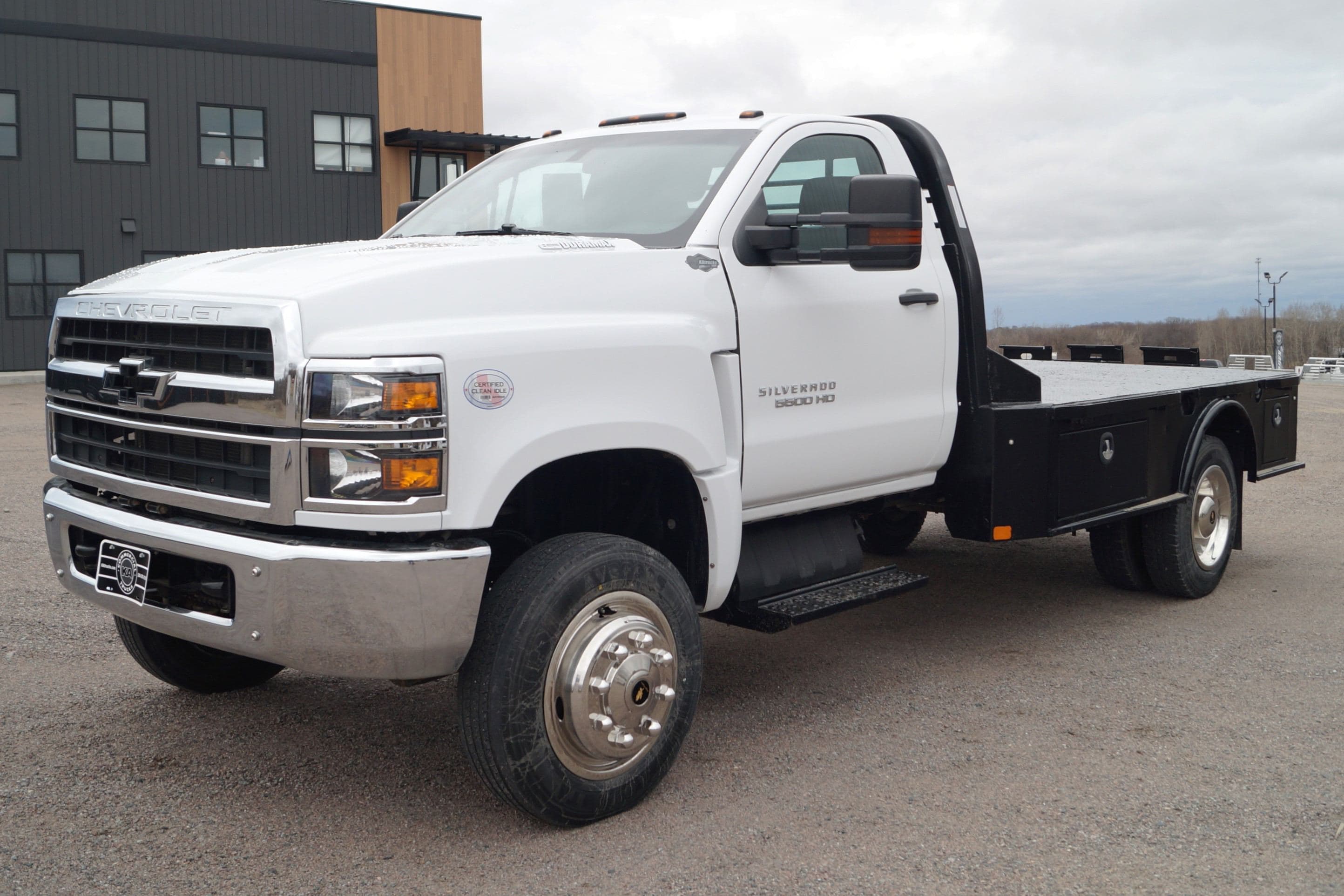 2022 Chevrolet Silverado 5500 - 11ft Flatbed - 4WD 6.6L V8 Duramax image 9