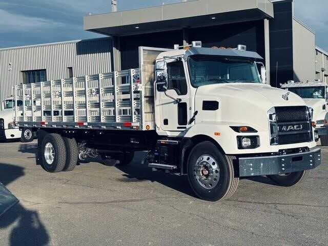 New 2025 MACK MD7 Stake Bed in Commerce City, CO image 4