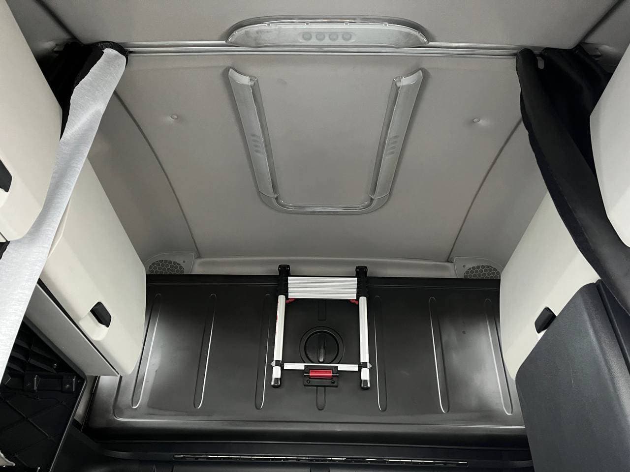 2022 Freightliner Cascadia image 17