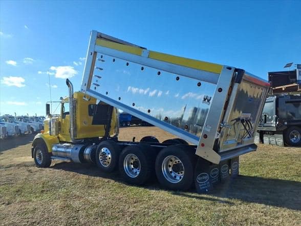 2026 Kenworth W900 image 7