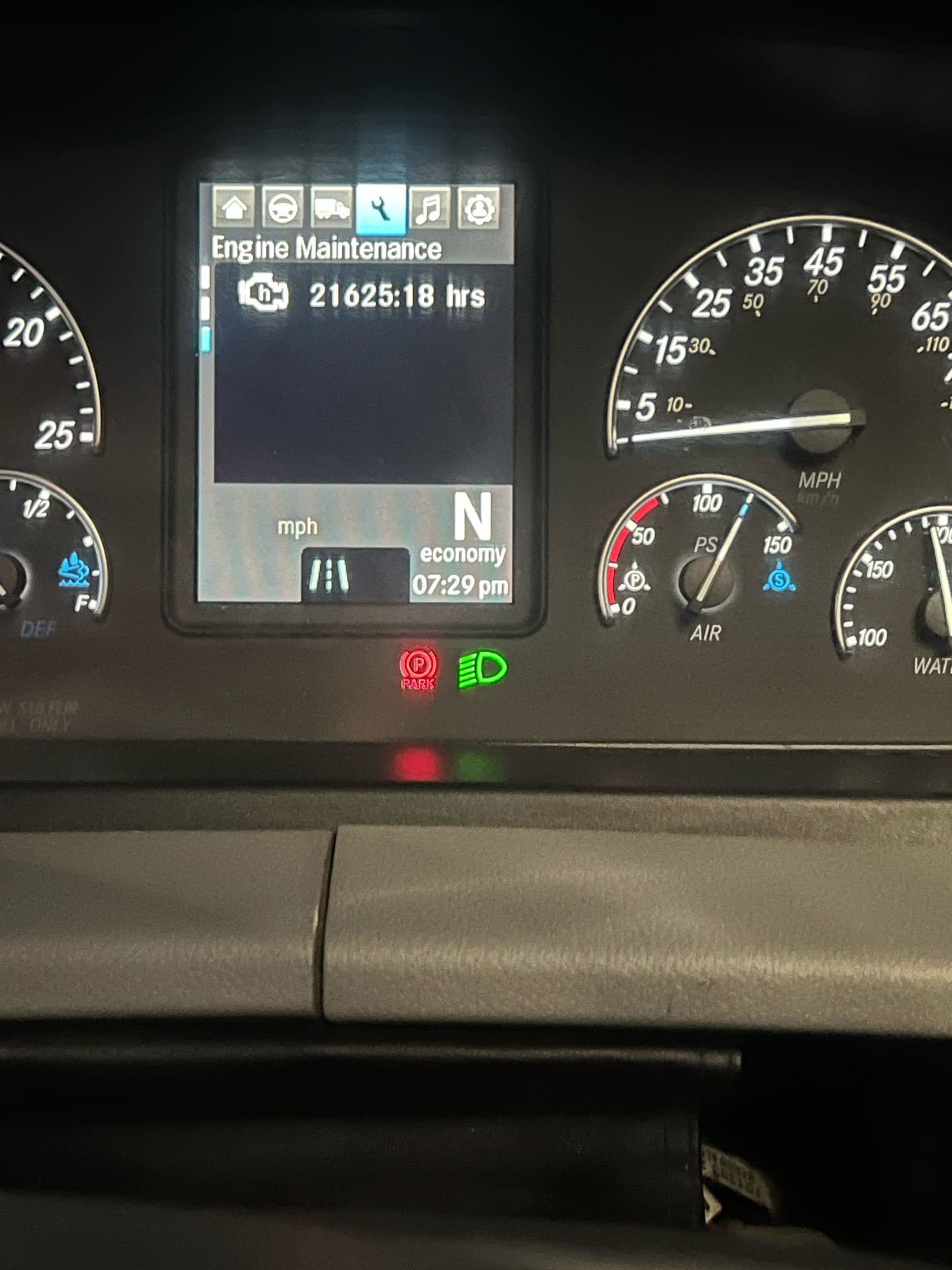 2020 Freightliner Cascadia image 9