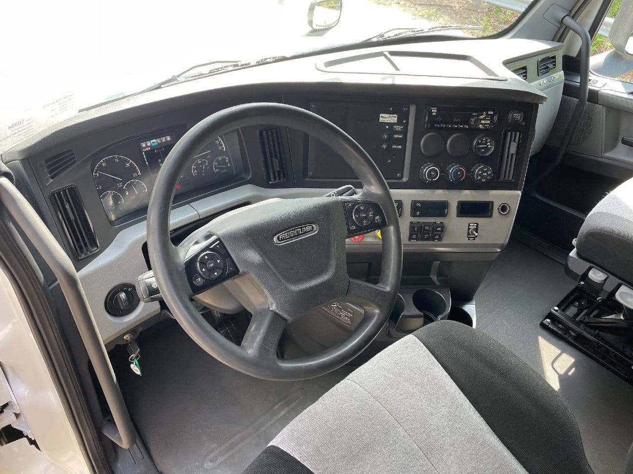 2020 Freightliner Cascadia 126 image 21