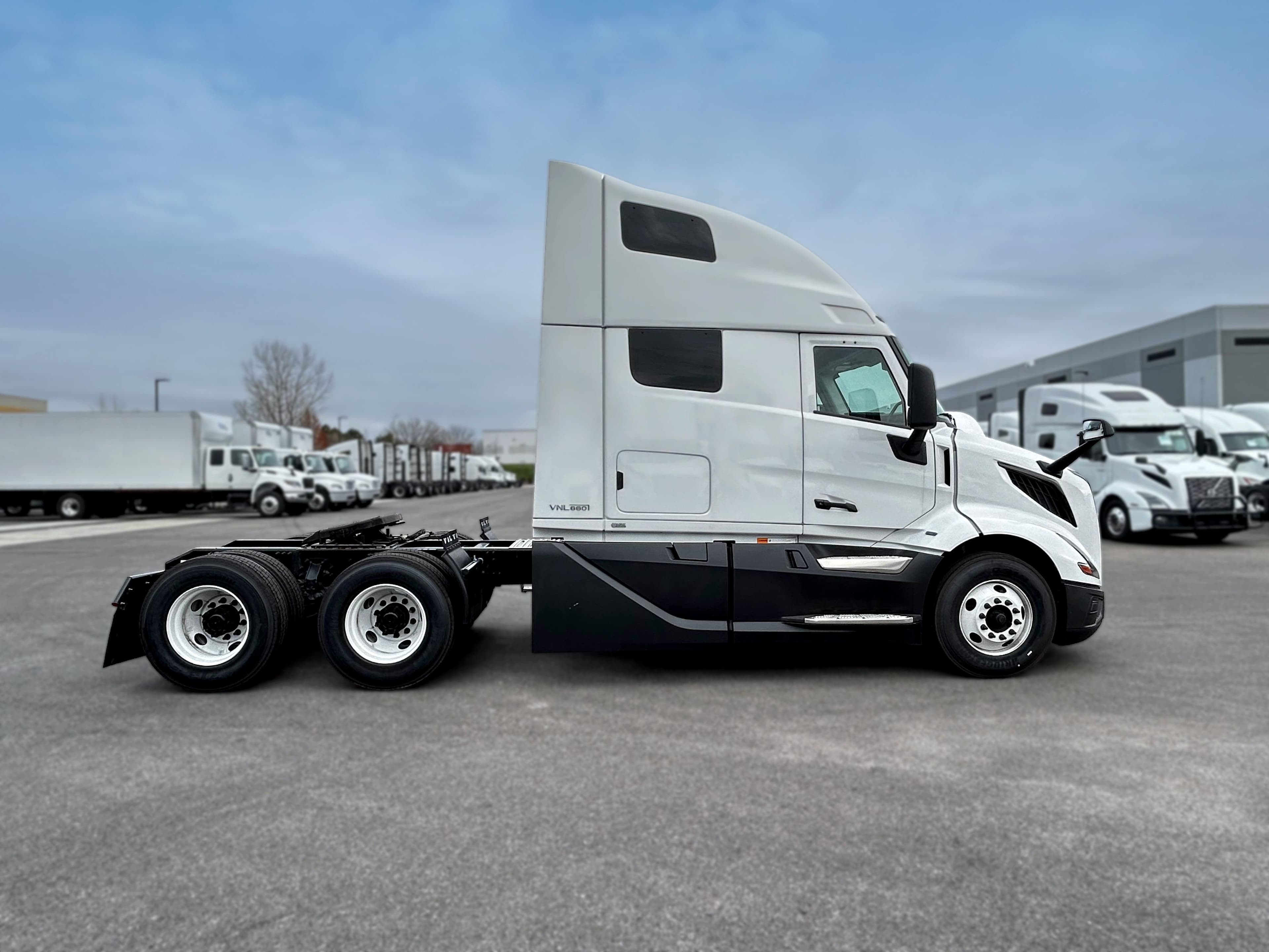 2026 Volvo NEW VNL image 6