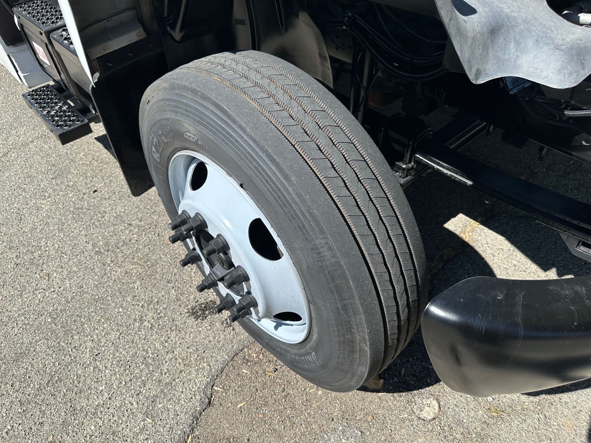 2007 GMC C7 image 44