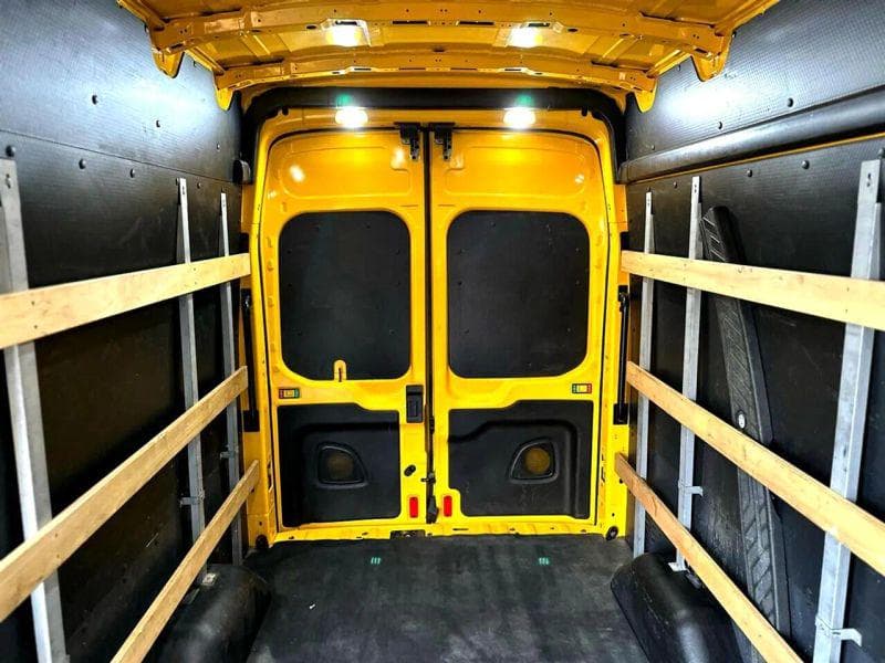 2020 Ford CF8000 image 15