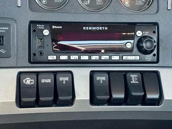 2025 Kenworth T880 image 11