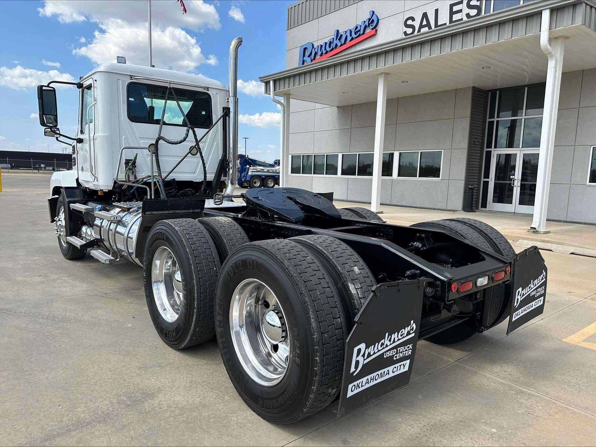 Used 2021 MACK ANTHEM 64T Conventional - Day Cab  image 4