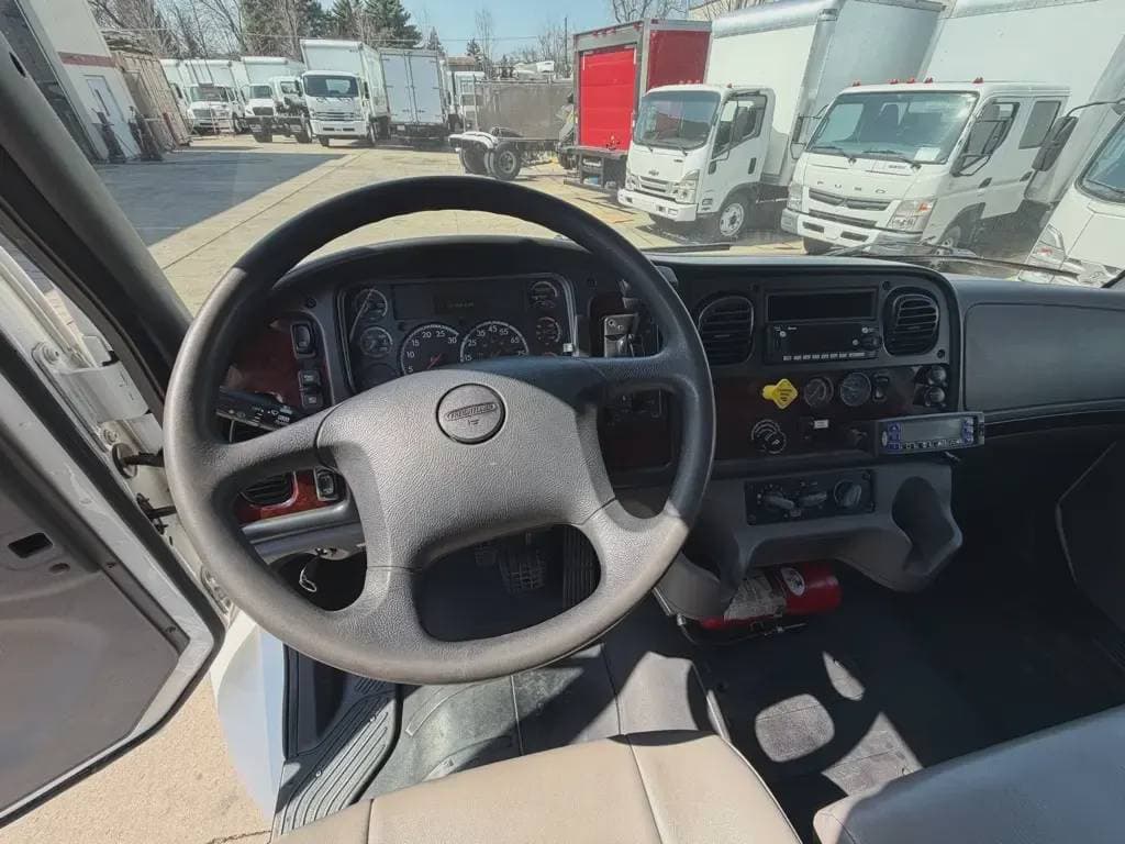 Used 2019 FREIGHTLINER Reefer/Refrigerated Truck - Food Truck, Box Truck - Straight Truck - BUSINESS CLASS M2 106 image 16