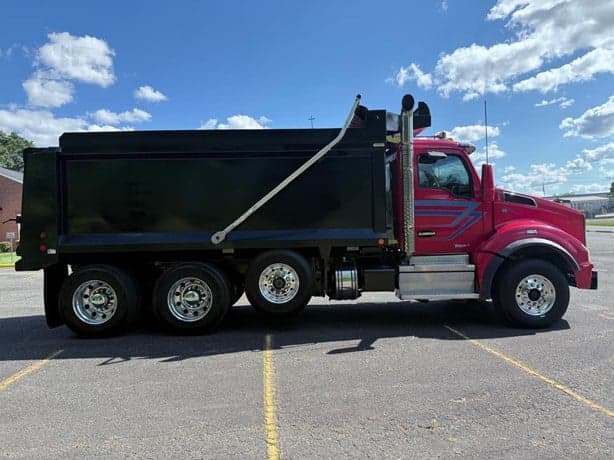 2021 Kenworth T880 image 8