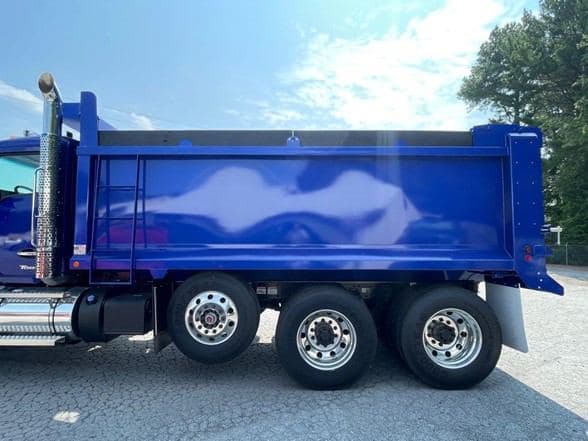 2025 Kenworth T880 image 12