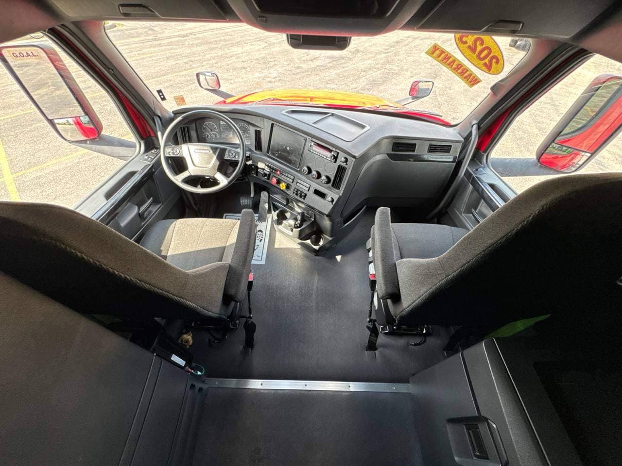 2023 Freightliner Cascadia 126 image 13