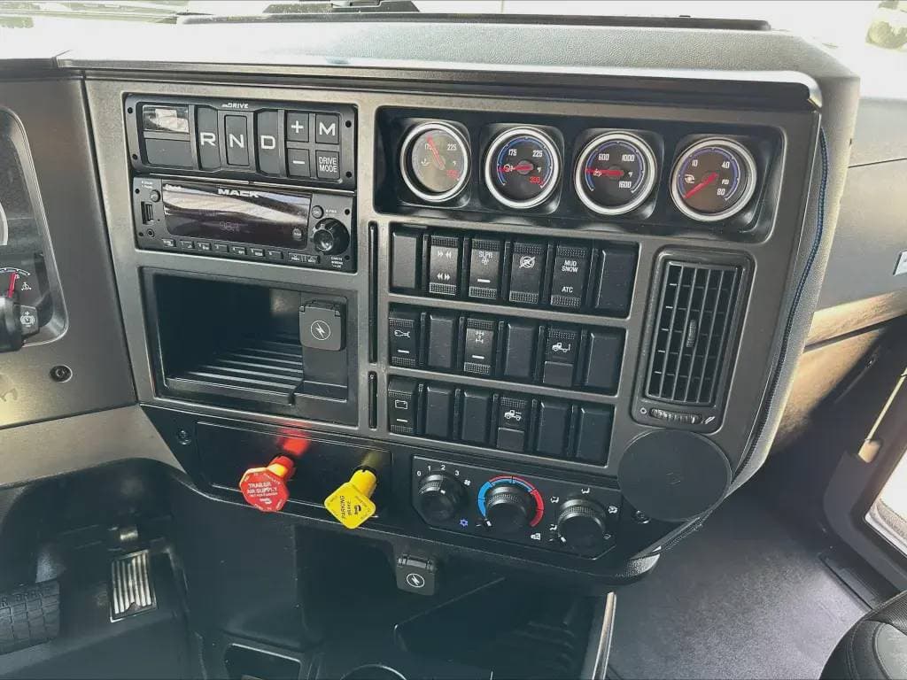 Used 2023 MACK Conventional - Sleeper Truck image 8