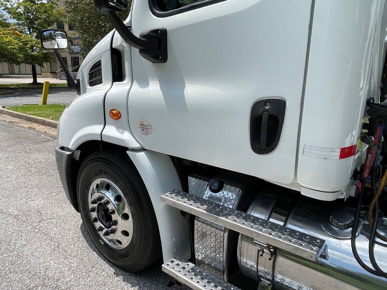 2019 Freightliner Cascadia 113 image 9