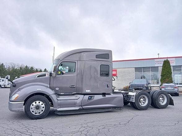 2018 Kenworth T680 image 2
