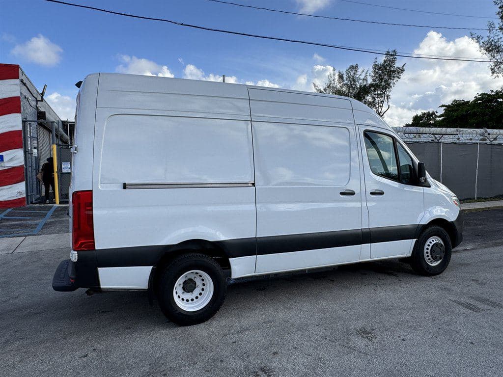 2019 Freightliner Sprinter 3500 image 12