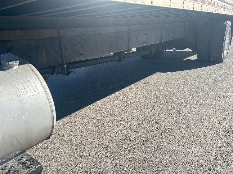 2022 International MV607 Box Truck - 220HP, 6 Speed Automatic, Roll up Door image 5